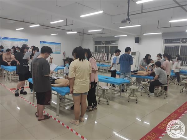 小助理如火如荼培训教学中 (2).jpg 小助理如火如荼培训教学中 (2).jpg