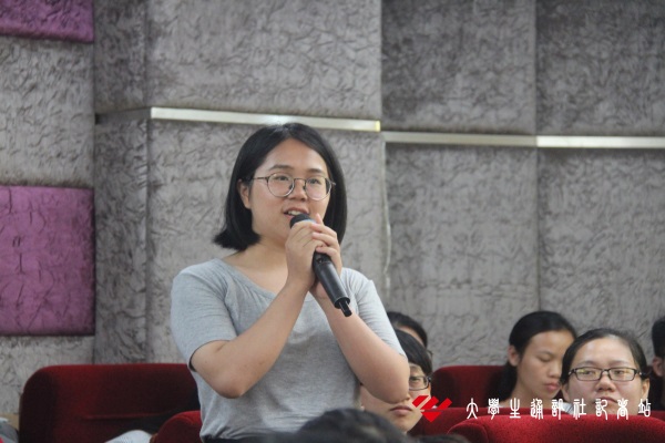 学生提问.jpg