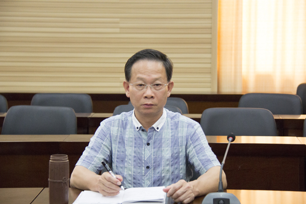 李书记对学院食品安全做指示.jpg